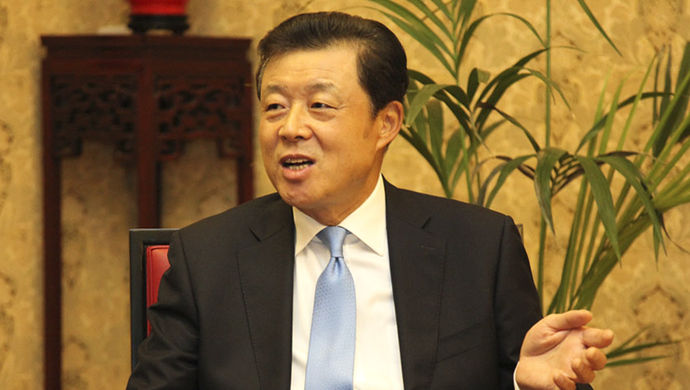 【署名文章】中国驻英国大使刘晓明：停止插手南海事务-英中对照
