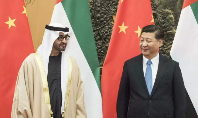 【署名文章】习近平在阿联酋《联邦报》、《国民报》发表题为《携手前行，共创未来》的署名文章